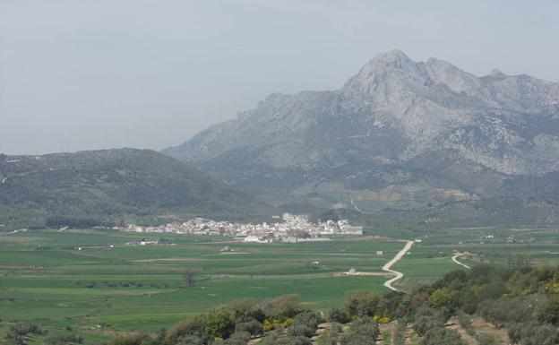 Alfarnate es junto a Alfarnatejo el pueblo más poblado de Málaga. 