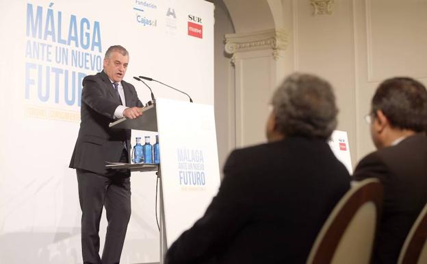 Javier Carnero, en un momento de su intervención. 