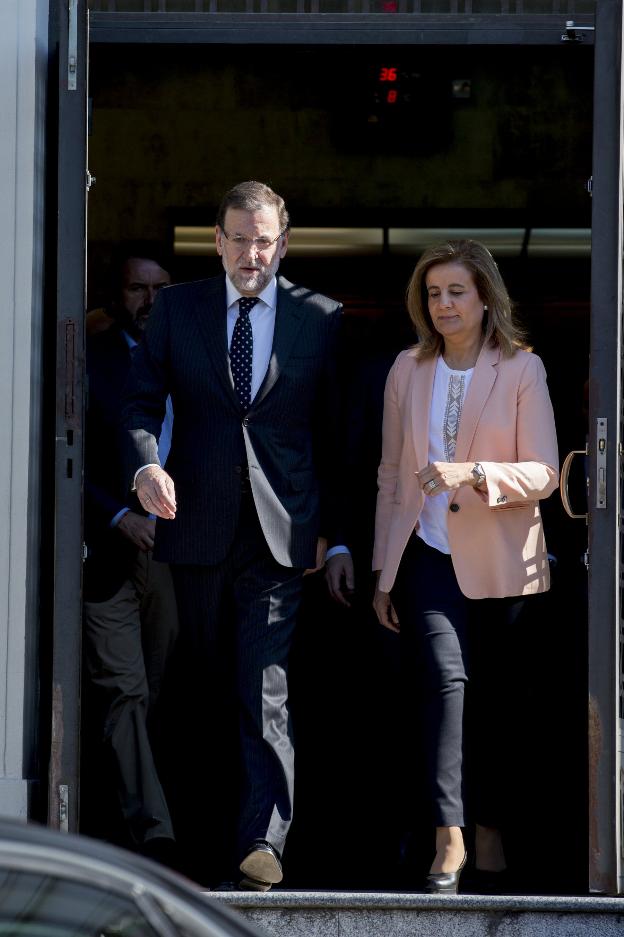 Mariano Rajoy y Fátima Báñez en una foto de archivo. :: ignacio gil