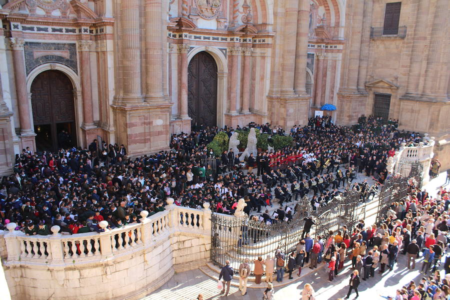 La Fundación Victoria reunió a cientos de alumnos para cantar villancicos en la Catedral. Fran Acevedo