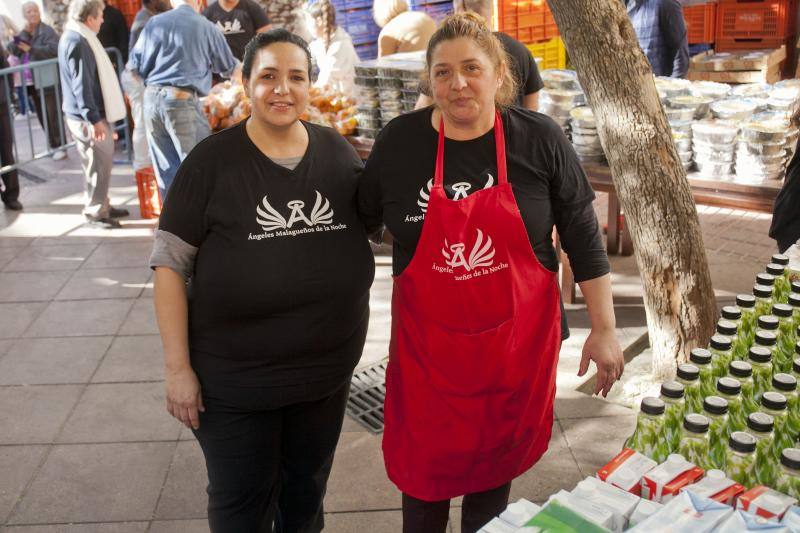 Miles de personas acuden un año más a este acto solidario en Málaga del 24 de diciembre 