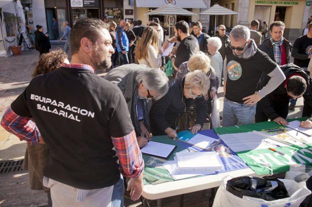 FIRMAS POR LA EQUIPARACIÓN SALARIAL