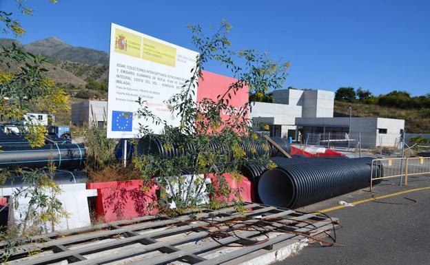 Las obras de la depuradora de Nerja arrancan el año sin perspectivas de reanudarse