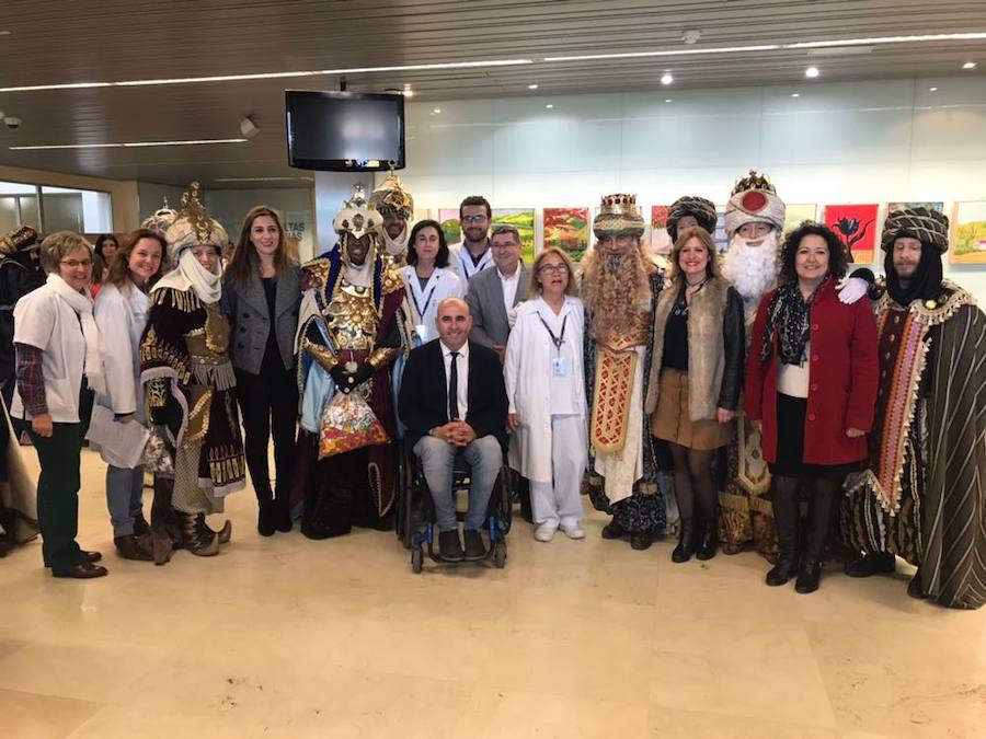 Nerja, Torrox, Rincón de la Victoria y Vélez viven la ilusión del desfile de los Reyes Magos.