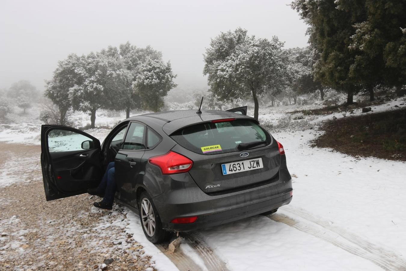 Ronda, Antequera y Alfarnate se cubren bajo un manto blanco