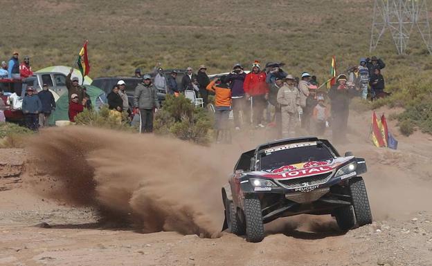 Carlos Sainz, durante la octava etapa del Rally Dakar 2018.