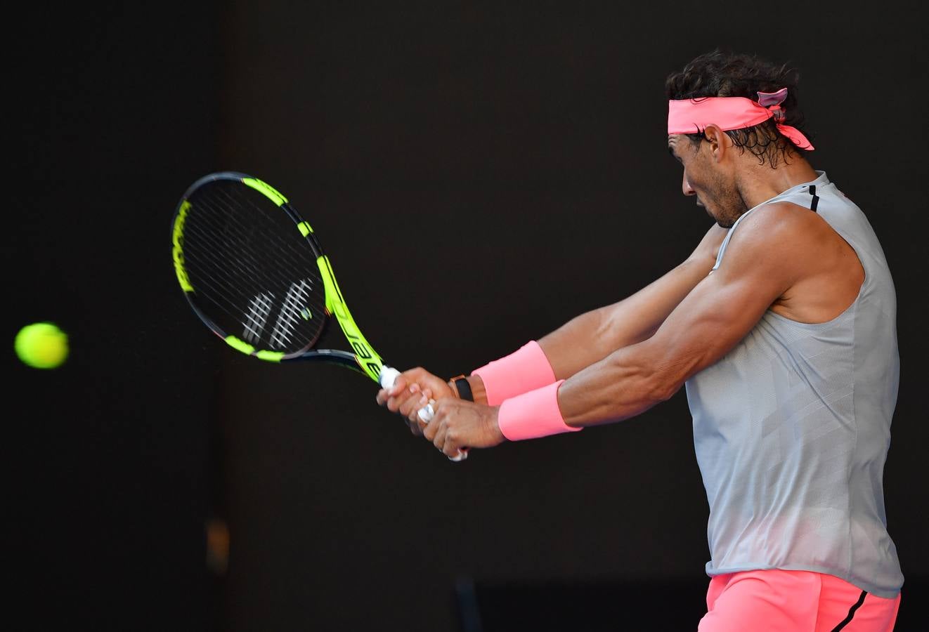 Rafa NAdal sigue con paso firme en el Abierto de Australia. En segunda ronda ha derrotado al argentino Leonardo Mayer (6-3, 6-4 y 7-6).