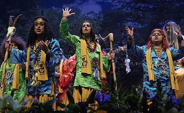 Primera noche de preliminares del Carnaval de Málaga y primer homenaje a Chiquito de la Calzada