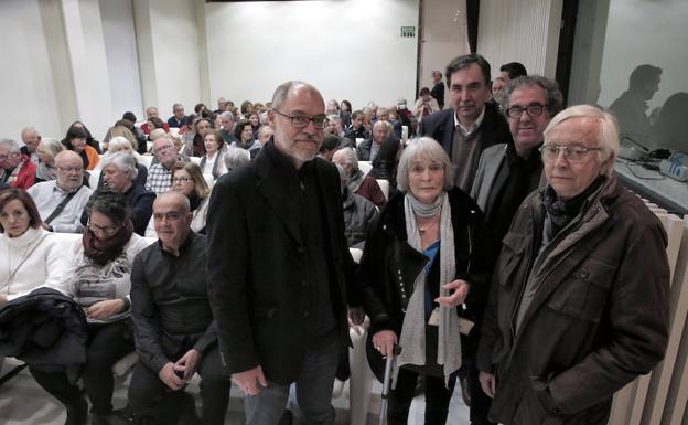 Pablo Aranda, Sharon E. Smith, Enrique Baena, Paco Torres y Enrique Brikmann, ayer. 