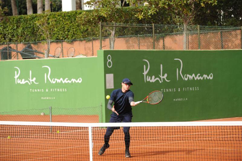 Las instalaciones del Club Puente Romano ultiman su preparación para albergar el torneo este fin de semana