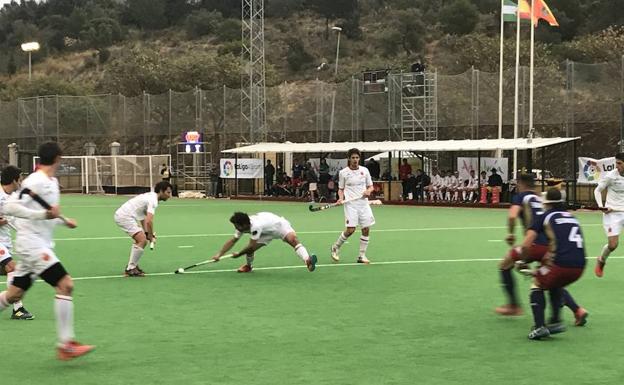 España comienza con fuerza en el Torneo 5 Naciones de hockey hierba