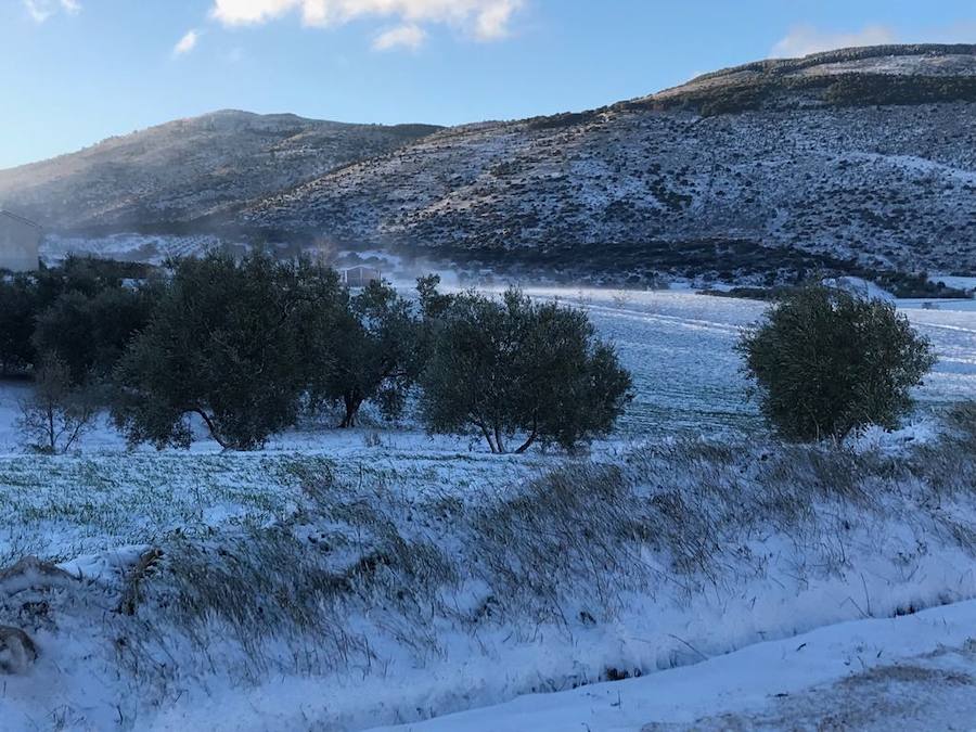La Axarquía se viste con nieve