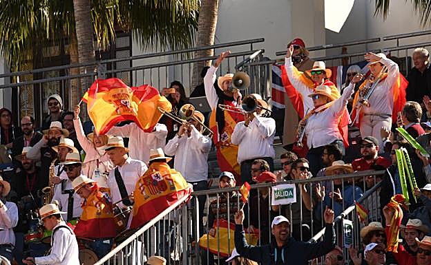 La charanga marbellí, vital en la hinchada local. 