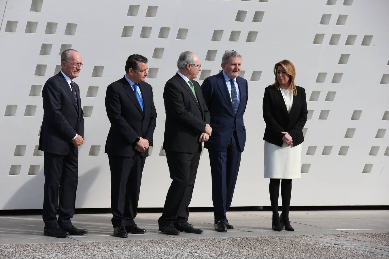 Don Felipe y Doña Letizia presiden la ceremonia en el Pompidou