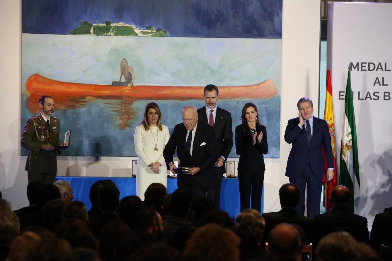 Don Felipe y Doña Letizia presiden la ceremonia en el Pompidou