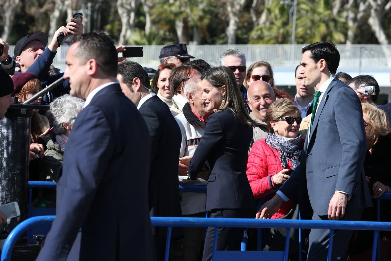 Don Felipe y Doña Letizia presiden la ceremonia en el Pompidou