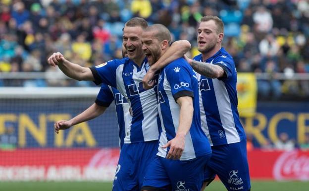 El Alavés logra un triunfo vital en un partido vibrante ante Villarreal