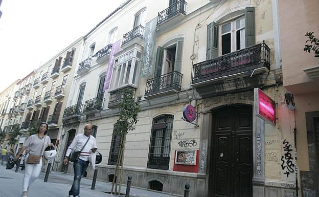 Acceso a La Invisible por calle Nosquera, en pleno Centro de Málaga. 