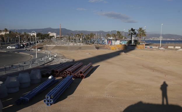 Vista del suelo donde para prolongar el paseo marítimo y que se tendrá que urbanizar. 