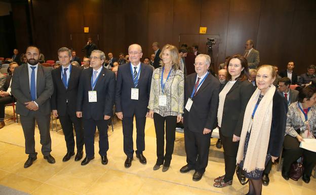 Mario Cortés, Antonio Gómez-Guillamón, José Á. Narváez, Fco. de la Torre, Cristina Garmendia, Felipe Romera y Mª Mar Martín. 