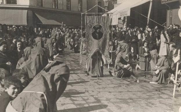 Vía crucis de la Cofradía de Pasión en 1945.