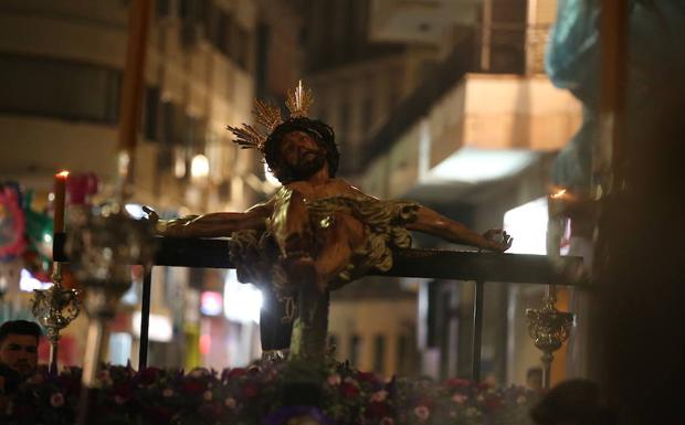 El Cristo de laCrucifixión camino de la Catedral. 