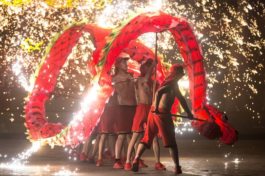 Los festejos no dejan de sucederse en el tercer día del Año del Perro