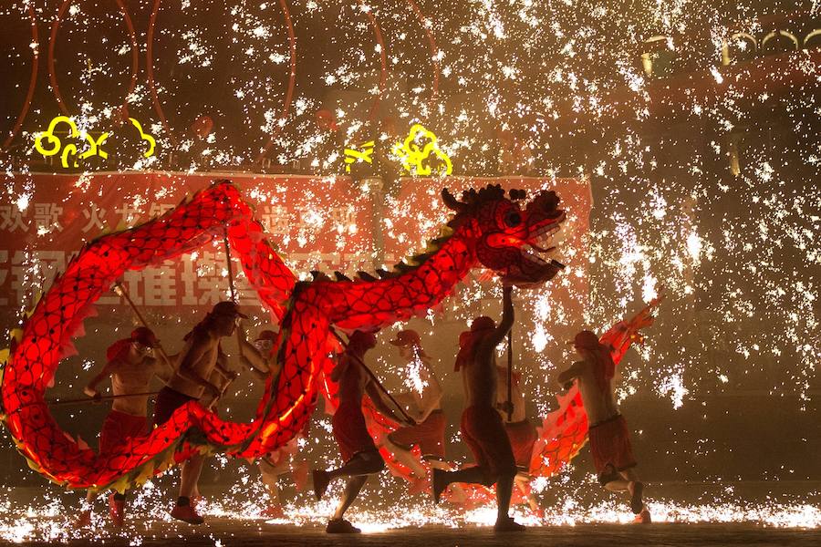 Los festejos no dejan de sucederse en el tercer día del Año del Perro