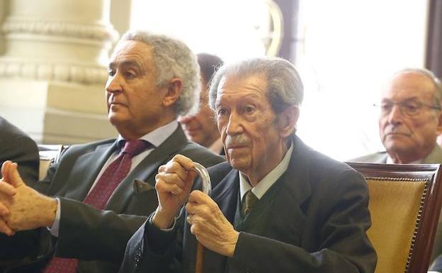 Manuel Alcántara recibirá la Medalla de San Isidoro de Sevilla de la UNEE