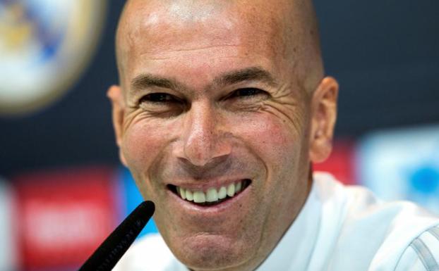 Zinedine Zidane, durante la rueda de prensa en Valdebebas. 