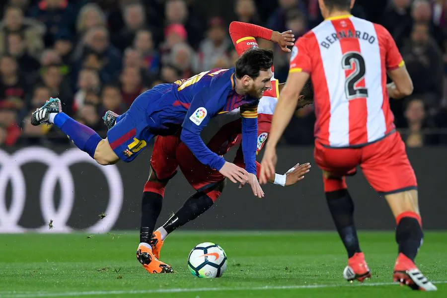 El conjunto de Valverde arrolla al Girona para afianzarse en el liderato. Tres goles de Suárez, un doblete de Messi y un gol de Coutinho neutralizaron el gol inicial de Portu.