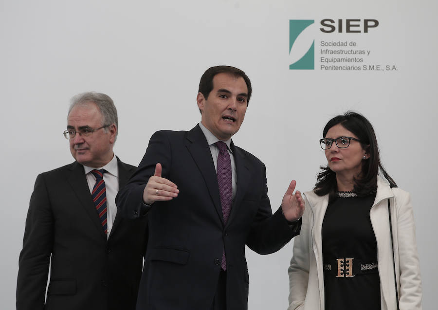 El centro penitenciario Málaga II, ubicado en Archidona, tiene 1.008 celdas en las que se pueden internar en torno a 2.000 reclusos. 
