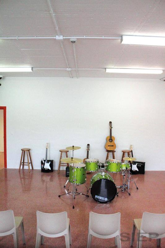 El centro penitenciario Málaga II, ubicado en Archidona, tiene 1.008 celdas en las que se pueden internar en torno a 2.000 reclusos. 