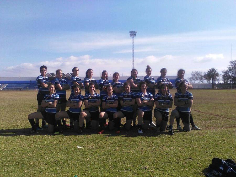 Victoria del rugby femenino malagueño. En la 8.ª jornada de la Liga Andaluza de Rugby XV femenino el CDU Málaga se enfrentó en El Puerto de Santa María al CRA Portuense. El encuentro acabó con un 12-20 para el equipo visitante. 