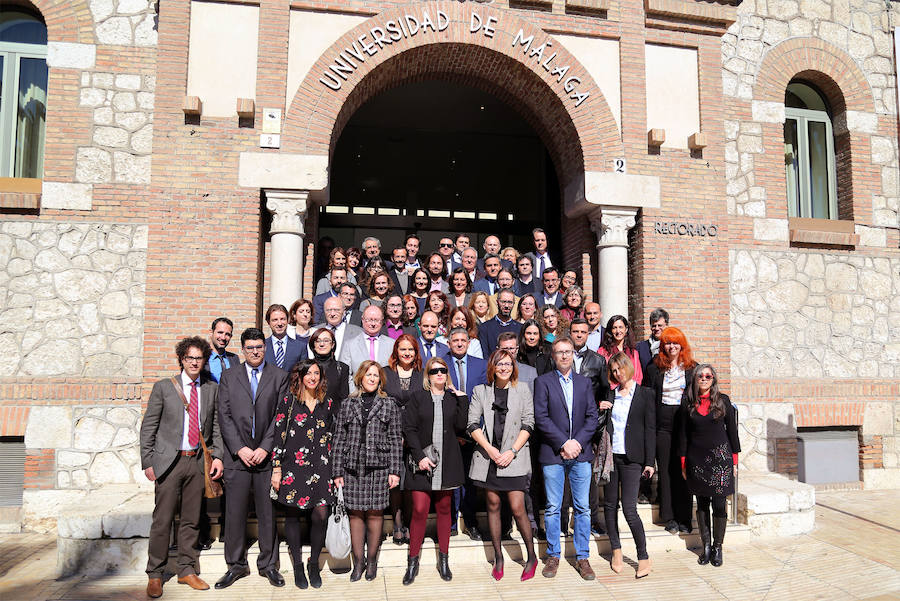 La semana pasada tomaron posesión de sus plazas de 73 nuevos profesores titulares de la UMA, de los que Narváez destacó su «esfuerzo y dedicación» y les instó a «seguir trabajando para conseguir que la universidad pública sea el motor de cambio de la sociedad».: