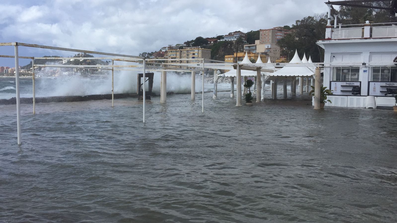 El Balneario de los Baños del Carmen, anegado debido a las lluvias.