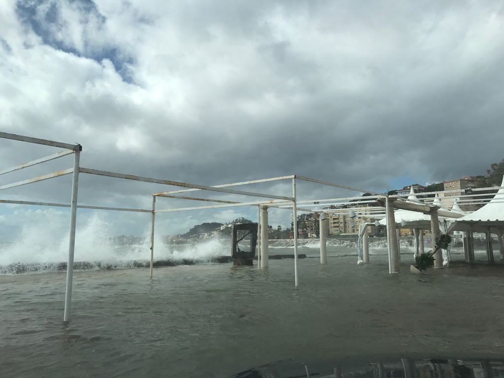 El Balneario de los Baños del Carmen, anegado debido a las lluvias.