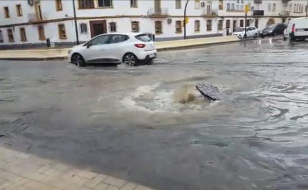 Balsas de agua en la avenida de la Paloma de la capital