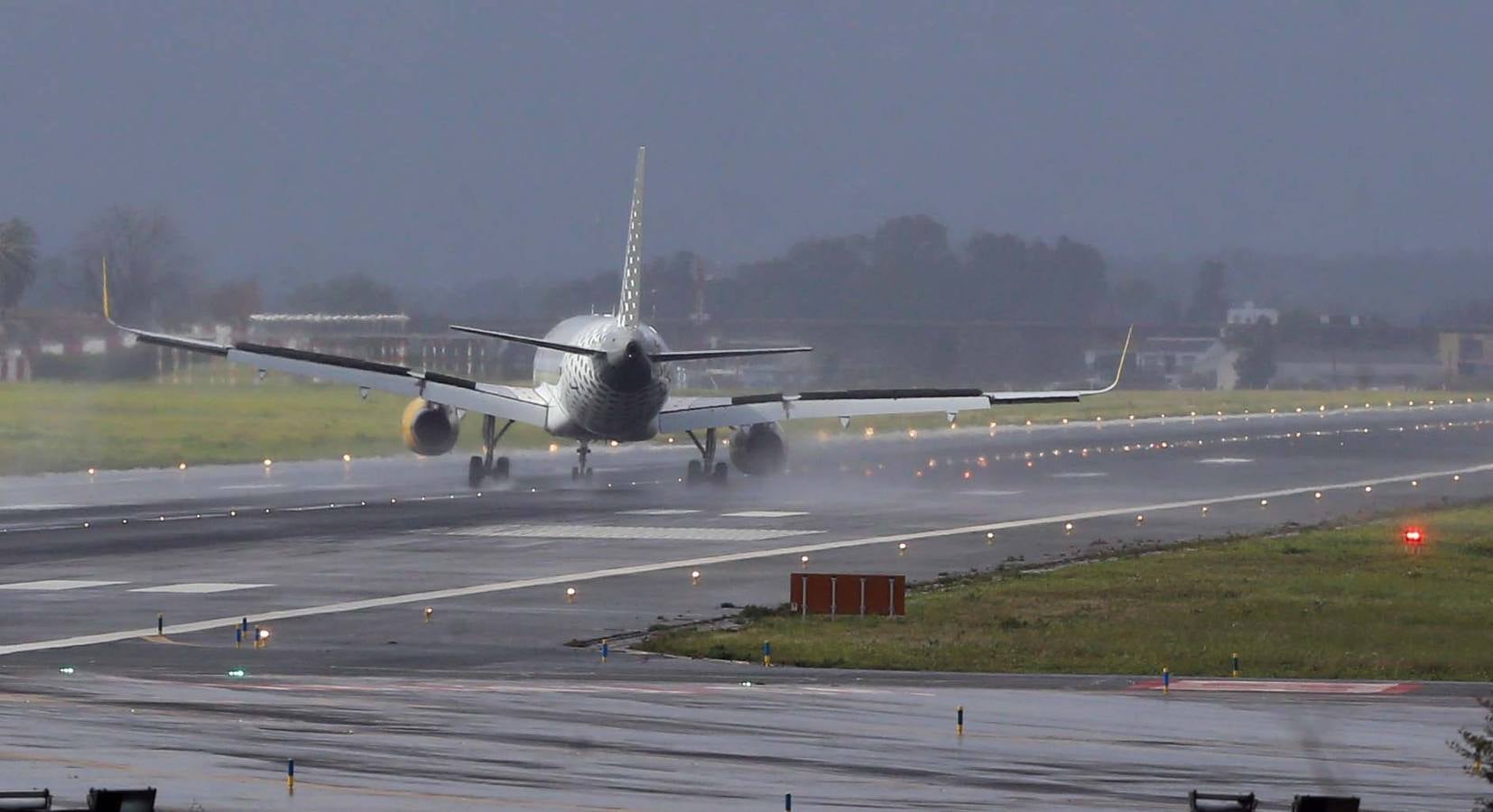 En todos los casos se debe a la meteorología adversa en Irlanda y Reino Unido y no a problemas en la capital malagueña