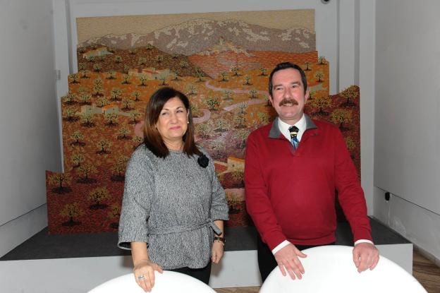 La responsable de Cultura en Marbella, Carmen Díaz, y el director del Museo, Germán Borrachero.