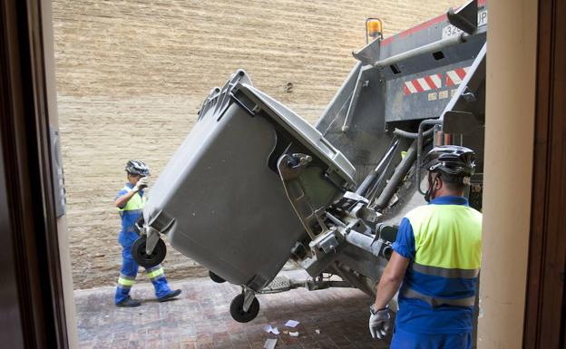 Servicio de recogida de residuos en el Centro. 