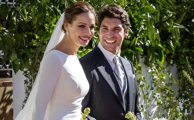 Eva González y Cayetano Rivera, en su boda. 