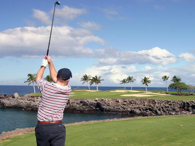 El golf es uno de los segmentos que atrae a más visitantes cada año a la Costa del Sol, que ofrece más de 70 campos, la mejor oferta europea. :: sur