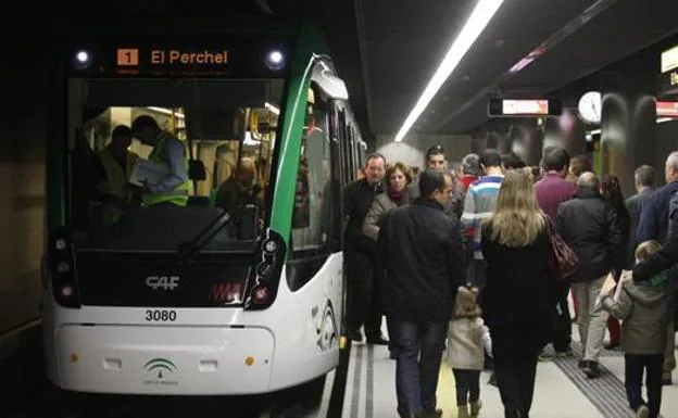 Los trabajadores del metro de Málaga convocan huelga en Semana Santa