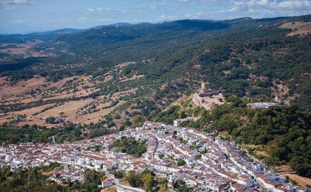 Este pueblo gaditano es el nexo de unión entre Los Alcornocales y el Campo de Gibraltar.