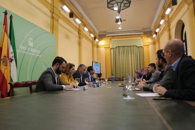 Reunión de representantes de la Junta de Andalucía con la Mancomunidad de la Sierra de las Nieves. :: F. t.