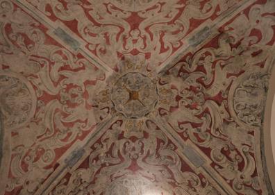 Imagen secundaria 1 - La rehabilitación interior de la iglesia de la Divina Pastora saca a luz pinturas murales del siglo XVIII