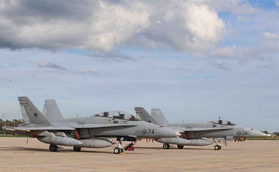 Aviones de combate en Málaga, una docena de cazas F18 participarán el miércoles en el ejercicio Dapex en Málaga