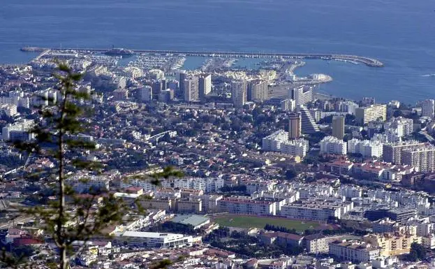 Vista panorámica de Benalmádena de archivo.