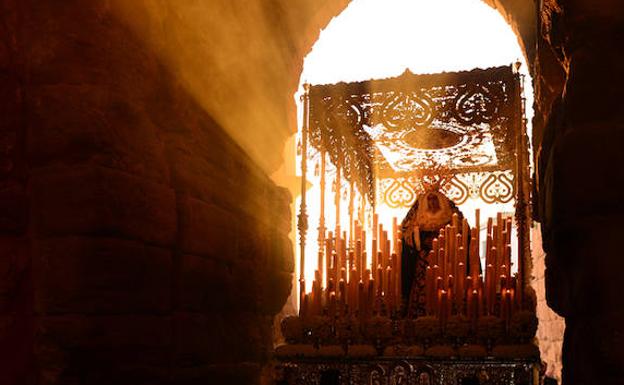 En el corazón de Andalucía aguardan algunas de las tradiciones más singulares de la Semana Santa. 